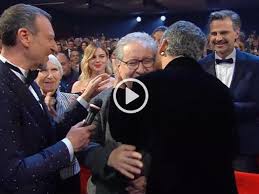 Negli anni '80 vincenzo mollica è stato collaboratore del radiocorriere tv. Rosa Maria E Caterina Moglie E Figlia Vincenzo Mo Vincenzo Mollica Bfn It