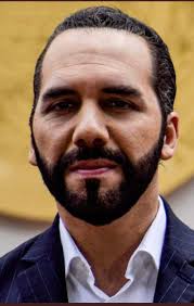 LoÚltimo La vida está dura en El Salvador todo está caro. 🦜 #ElPeloEnLaSopa