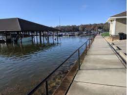 The average water level variance for smith mountain lake is just one or two feet—a fairly insignificant fluctuation for 22,000 acres of water. Update Smith Mountain Lake Surpasses Full Pond Level By Several Feet Wfxrtv