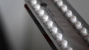 Un courrier va être envoyé à 1,6 million de femmes pour les informer sur un risque "faible" de méningiome associé à certains contraceptifs à base de désogestrel — franceinfo