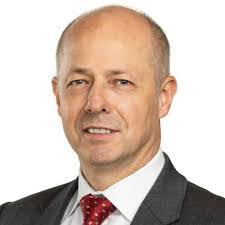 Derek Giles's Instagram, Twitter & Facebook