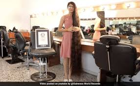 Her name is xie qiuping and the length of her hair is 5.62 m. Longest Hair On Teen Shortest Woman Alive Indians In 80 Guinness World Records