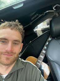 Insecure dropping next week Friday ❤️ presave here:  https://tommisch.ffm.to/insecure