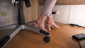 Sneaky Voyeur Watches Sexy Feet In High Heels Under Table - XNXX.COM