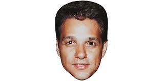 Ralph macchio jokes that his parents are to blame for his freakishly youthful appearance. Ralph Macchio Young Maske Aus Karton Celebrity Cutouts