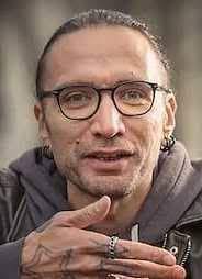 Александр цой родился 26 июля 1985 года, его мать марьяна и виктор цой прожили вместе не много. Aleksandr Coj Foto Biografiya Lichnaya Zhizn Novosti Pesni Syn Viktora Coya 2021 24smi