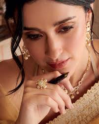 HOW TO MAKE MONEY FROM SOCIAL MEDIA