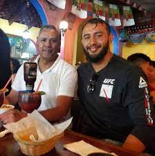 I had reyes winning but i cant even be mad. Dominick Reyes Bio Wiki Net Worth Dating Girlfriend Age Height