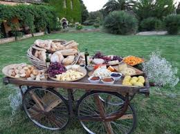 Te Ayudamos A Dar Con La Opcion Perfecta Bodas Catering Gastronomia Novia Comida Deco Buffet Food Food Raw Food Recipes
