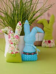 Zweimalb Stoffhasen Nach Dem Tutorial Von April Kind De Ostern Ostern Nahen Diy Ostern