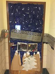 We also have a list of door designs for science classroom decorating ideas. Demello School Promotes Reading With Door Decorating Contest Dartmouth