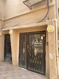 تفسير القرطبى ذكر أن العديد من رؤوس الإسلام أجاز ذلك بل أنه كانت روايات عن إبن عمر أنه أجاز ذلك لكن القائل أنكرها فيما بعد و هذا أيضاً ذكره. Ù…Ù†Ø²Ù„ Ø¹Ù…Ø± Ø§Ù„Ø³ÙˆÙ…Ø© Ù…Ù† Ø§Ù„Ø®Ø§Ø±Ø¬ Thabyan Com