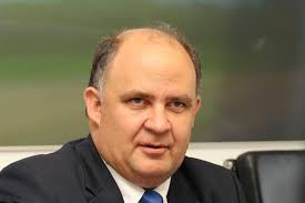 MMI's CEO to step down in management shake-up