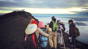 Journey To The Summit Of Mt Fuji Savvy Tokyo