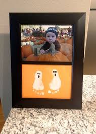 Einfache Halloween Bastelarbeiten Fur Kinder Handabdruck Und Fussabdruck Kunst Kids Herbst Halloween Crafts For Kids Baby First Halloween Halloween Crafts
