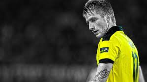 You can choose to only slide the screen to unblock it or to add a 6 digit password to avoid other people to access your phone. Hd Wallpaper Marco Reus Borussia Dortmund Soccer Bvb Bundesliga Clothing Wallpaper Flare