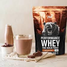 Parfaite Avant Ou Apres Les Entrainements Decouvrez Cette Recette De Shake Proteine A La Whey Avec Du Cacao Cru Et D En 2020 Copeaux De Noix De Coco Coco Noix De Coco