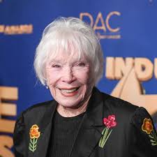 Hollywood icon Shirley Maclaine, 90, enjoys lunch with caregiver in Malibu 