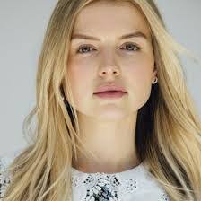 Grace Barlow's Instagram, Twitter & Facebook