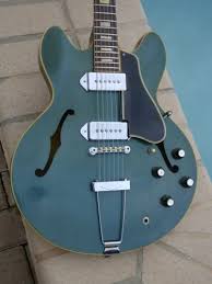 Gibson Es 330 In Pelham Blue Ahhh Gibson Electric Guitar Electric Guitar Vintage Guitars