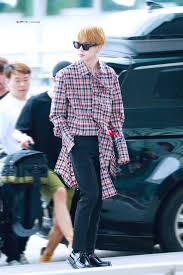 Setelan kotak kotak tanktop baju kemeja hem shirt atasan wanita bluss. 10 Ide Mix And Match Kemeja Kotak Kotak Ala Idol Kpop Cowok