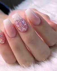 Aprendiendo a mejorar nuestro arte desde lo clásico pintando uñas hasta algo más vip, haciéndonos una manicura francesa asimétrica con terciopelo y detalles dorados ! Decoracion De Unas 230 Increibles Disenos 2020 En 2021 Unas Acrilicas Blancas Unas Cortas De Acrilico Manicura Para Unas Cortas