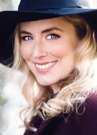 Katie Farr's Instagram, Twitter & Facebook