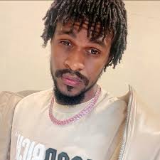 Chris Brown lanzará su propio modelo de Chancletas muy pronto. Las  Chancletas llamadas "NAMI'S" con un diseño futurista busca impactar  mundialmente, Chris Brown afirma que tanto el como su grupo de trabajo