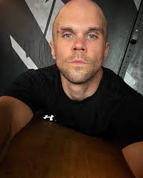 lately my mind is really consumed by trying to mold my body