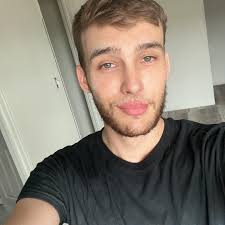 marcoodermatt 🇨🇭 takes his first-ever victory in Kitzbühel, marking his  44th World Cup win and an impressive 80 career podiums! 🏆⛷️🔥 🥈  @raphaelhaaser 🇦🇹 🥉 @stefanrogentin 🇨🇭 #FISAlpine #WinterSport  #HahnenkammRennen #SkiVerrückt