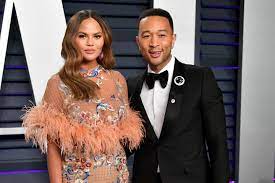Chrissy teigen said she's full of regret for not looking at son jack's face when he was born. John Legend Und Chrissy Teigen Finden Kraft Nach Fehlgeburt Gala De