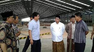 15 contoh surat lamaran kerja di pabrik paling lengkap berbagai. Wagub Minta Pabrik Sepatu Rekrut Karyawan Dari Rembang Tajukmuria Com