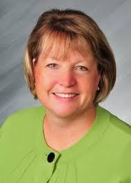 Elizabeth Grob's Instagram, Twitter & Facebook