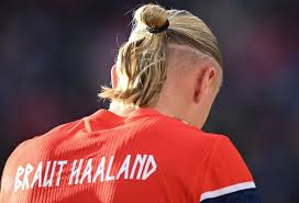 Haaland muda seu nome na camisa para a Copa do Mundo de 2026.