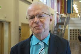 Så fixar lagmannen och vigselförrättaren Lars-Erik myset när han viger par  på ”tinget” i Falun: ”Det är ganska trevligt”