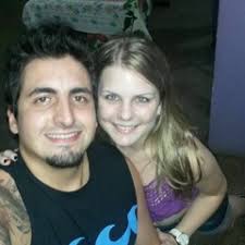 Listen to A VECES VUELVO