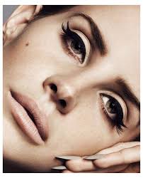 10 Gorgeous Ways To Jump On The 60s Beauty Bandwagon 60s Makeup Eyes 60smakeupeyes Some Of Our Favorite 60s Inspired Retro Makeup 60s Makeup Vintage Makeup