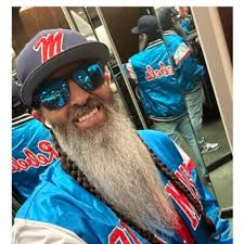 Chris Pruden's Instagram, Twitter & Facebook