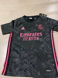 Kami ingin mempertahankan desain jersey musim ini dengan berani sekaligus sederhana untuk mencerminkan eksekptasi tinggi terhadap klub ini, yakni. Real Madrid Away Kit 20 21 Sports Sports Apparel On Carousell
