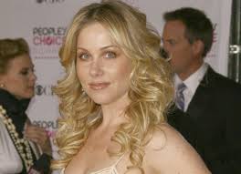 She also stars in a view from the top with gwenyth paltrow. Christina Applegate S Long Blonde Hair Styled Into Cascading Curls And How To Do It On Your Own Hair