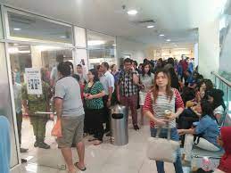 Mahkamah syariah jln duta local business kuala lumpur. Berita Harian ×'×˜×•×•×™×˜×¨ Orang Ramai Beratur Mendapatkan Nombor Giliran Permohonan Passport Dari Jam 7 Pagi Di Pejabat Imigresen Jalan Duta