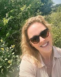 Lori Schumaker's Instagram, Twitter & Facebook