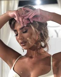 Julie bryan bespoke nails