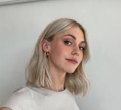 Florence Demers's Instagram, Twitter & Facebook