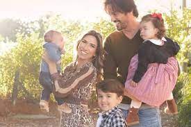 Cómo bolsonaro busca renovar la comunicación de su gobierno para salvar mandato. Patricia Abravanel Faz Ensaio De Fotos Com A Familia E Declara So Consigo Agradecer Pais Filhos Patricia Abravanel Abravanel Fotos