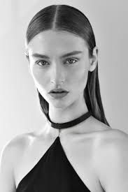 Matte Pale Skin Frekles Rosy Lips Some Definition On The Eyes In Same Color In 2020 Face Photography Model Headshots Editorial Hair