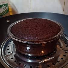 Bahan a 1 cwn milo 1 cwn susu cair 1 cwn minyak 1 cwn gula 1/2 cwn susu pekat bahan b pukul kembang 3 biji telur 1 sdk esen vanilla bahan c 1 1/2 cwn tepung gandum 1 sdk soda bikarbonat 1 sdk baking powder cara membuat: Resepi Kek Milo Kukus 3 Bahan Je