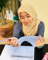Kini usia kandungan datin dynas mencecah ke tujuh bulan hasil perkahwinannya dengan datuk mohamad shazrik che mohd. Mia Sara Nasuha Salam Semua Buat Apa Tu Well After A While A Long One Alhamdulillah Today Mia Is Back On Set Cerita Apa Nanti La Kita Update Kemudian