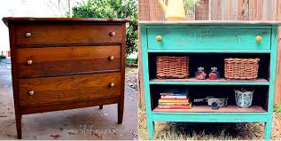 You can décor any of your dressing table in this way and change your drawers into planters. Goodshomedesign