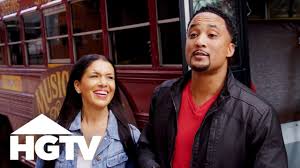 Page Turner And Deron Jenkins Take A Nashville Bus Tour Hgtv Page Turner Nashville Star Nashville